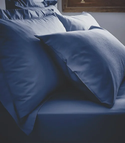 Percale-Housewife-Pillowcase_Navy